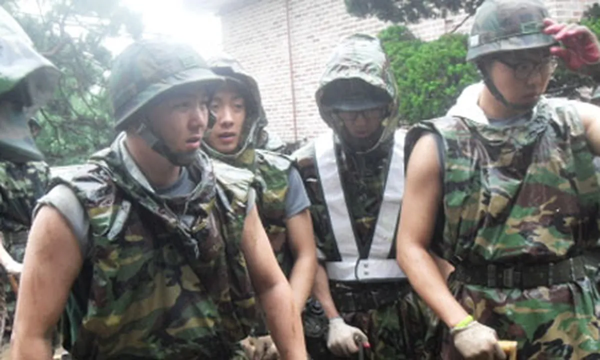 Member Grup K-Pop Yang Sudah dan Sedang Wajib Militer
