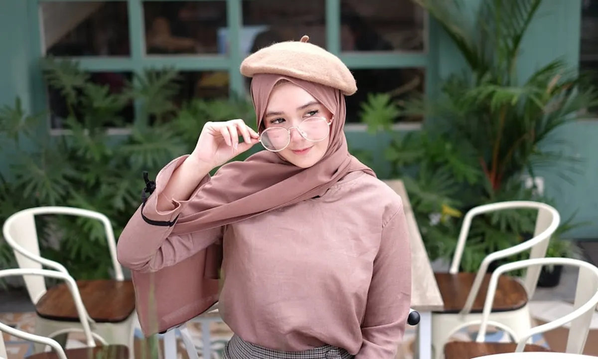 8 Model Topi Hijab Kekinian yang Wajib Dimiliki, dari Bucket Hat - Beanie