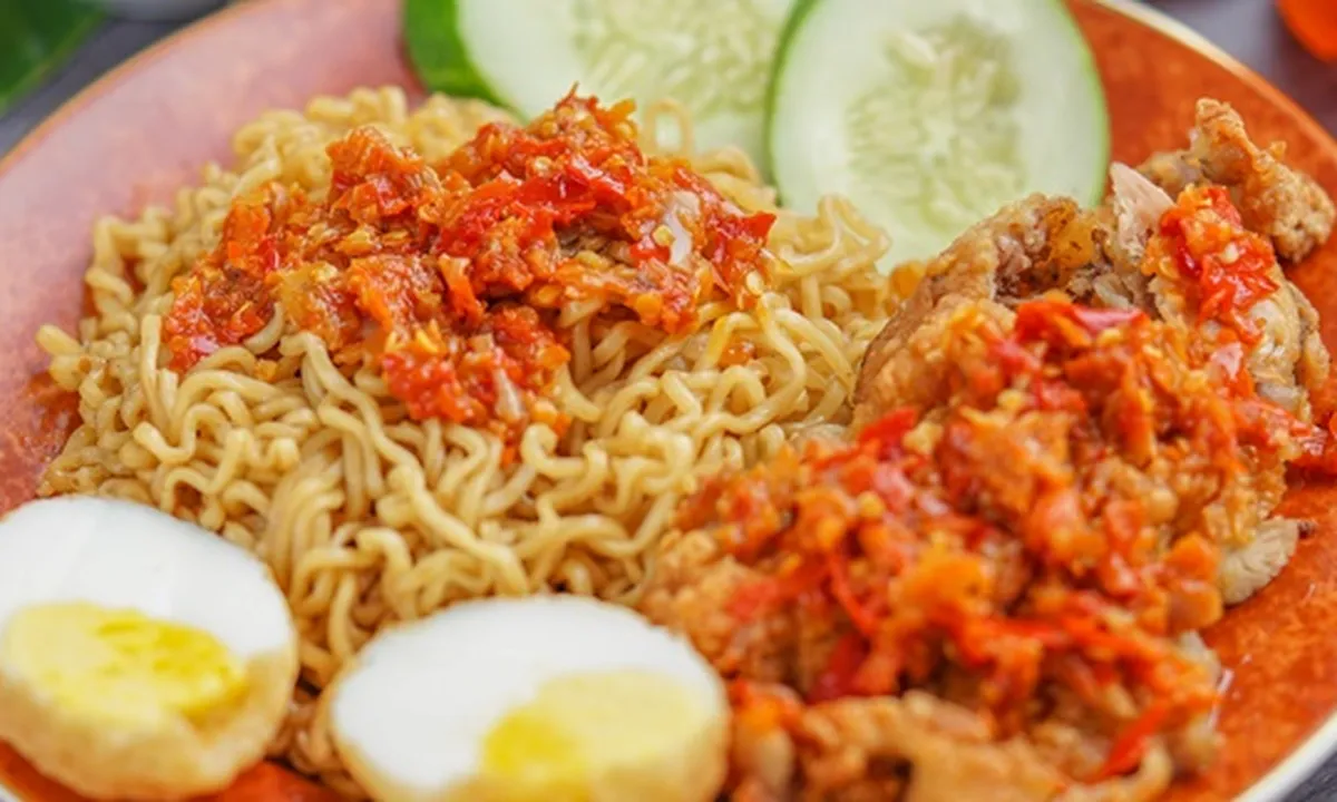 8 Resep Rekomendasi Mie Pedas Hits Seperti di Kedai, Gampang dan Lezat!