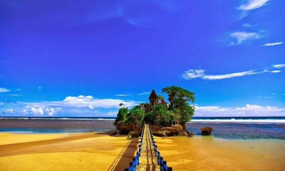 8 Wisata Pantai di Malang yang Wajib Kamu Kunjungi
