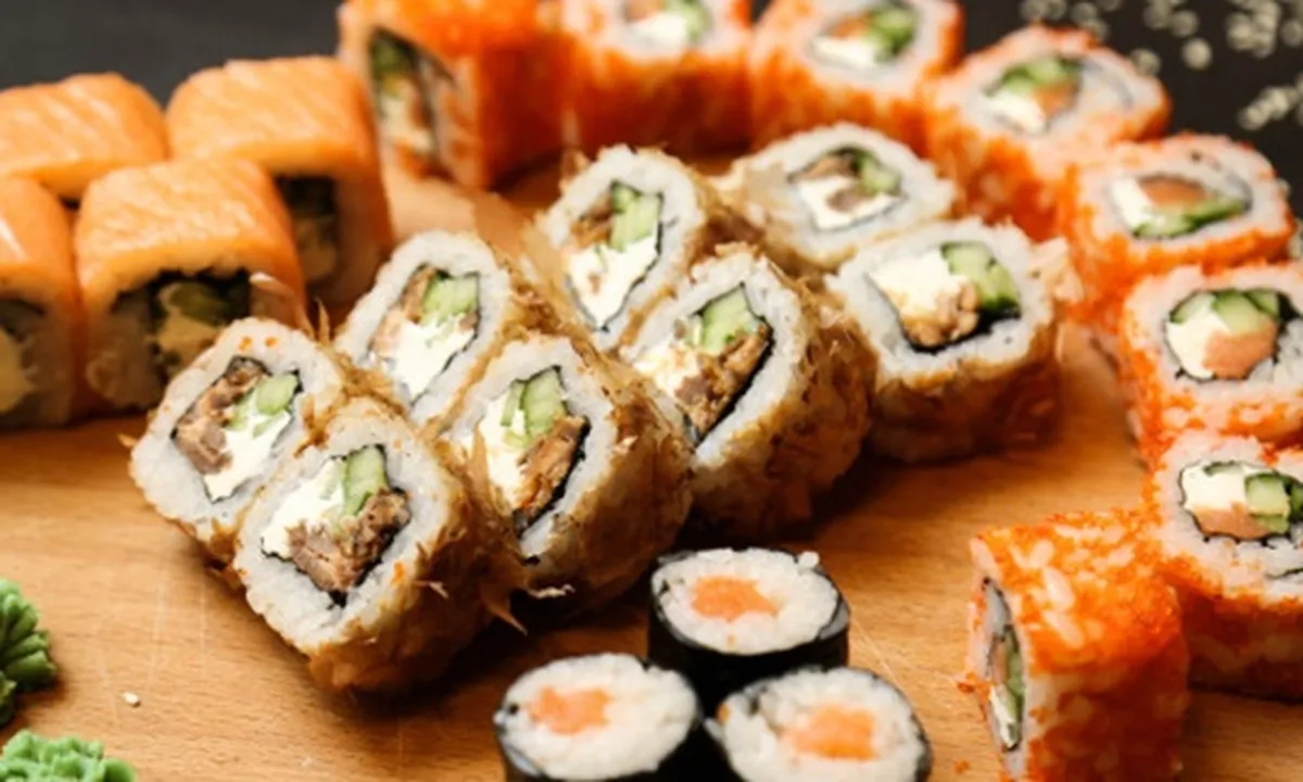 9 Cara Membuat Sushi yang Mudah, Lumer di Mulut dan Bikin Nagih