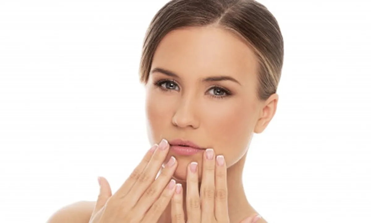 9 Cara Mengatasi Bibir Kering Saat Puasa Ramadhan dengan Bahan Alami