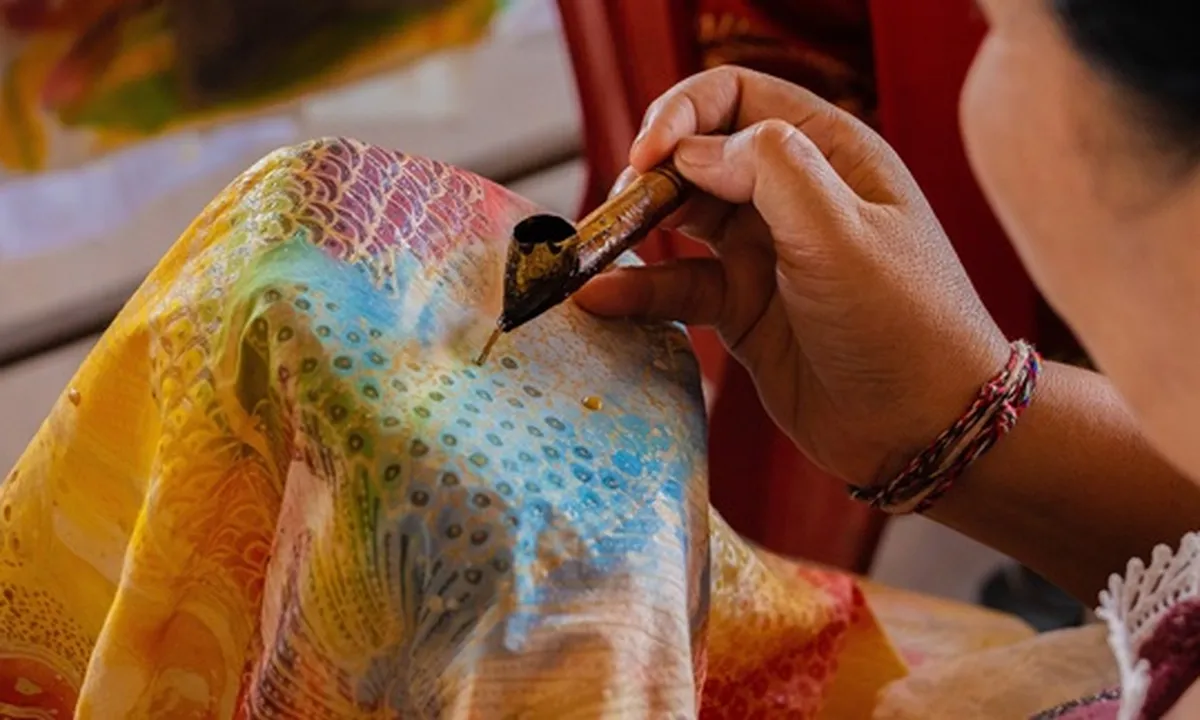 9 Jenis Batik Populer Khas Berbagai Daerah di Indonesia, Parangkusumo - Mega Mendung