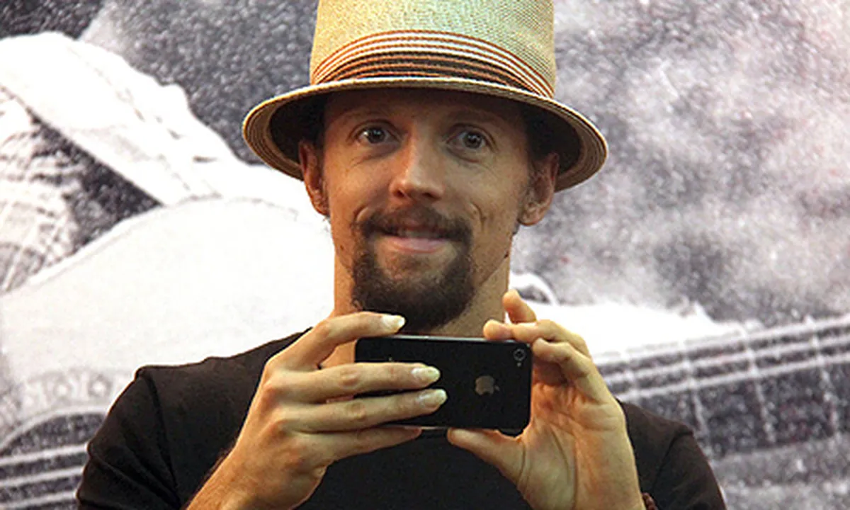 [Interview] Jason Mraz: Dalam Hidup Yang Penting Itu Cinta!