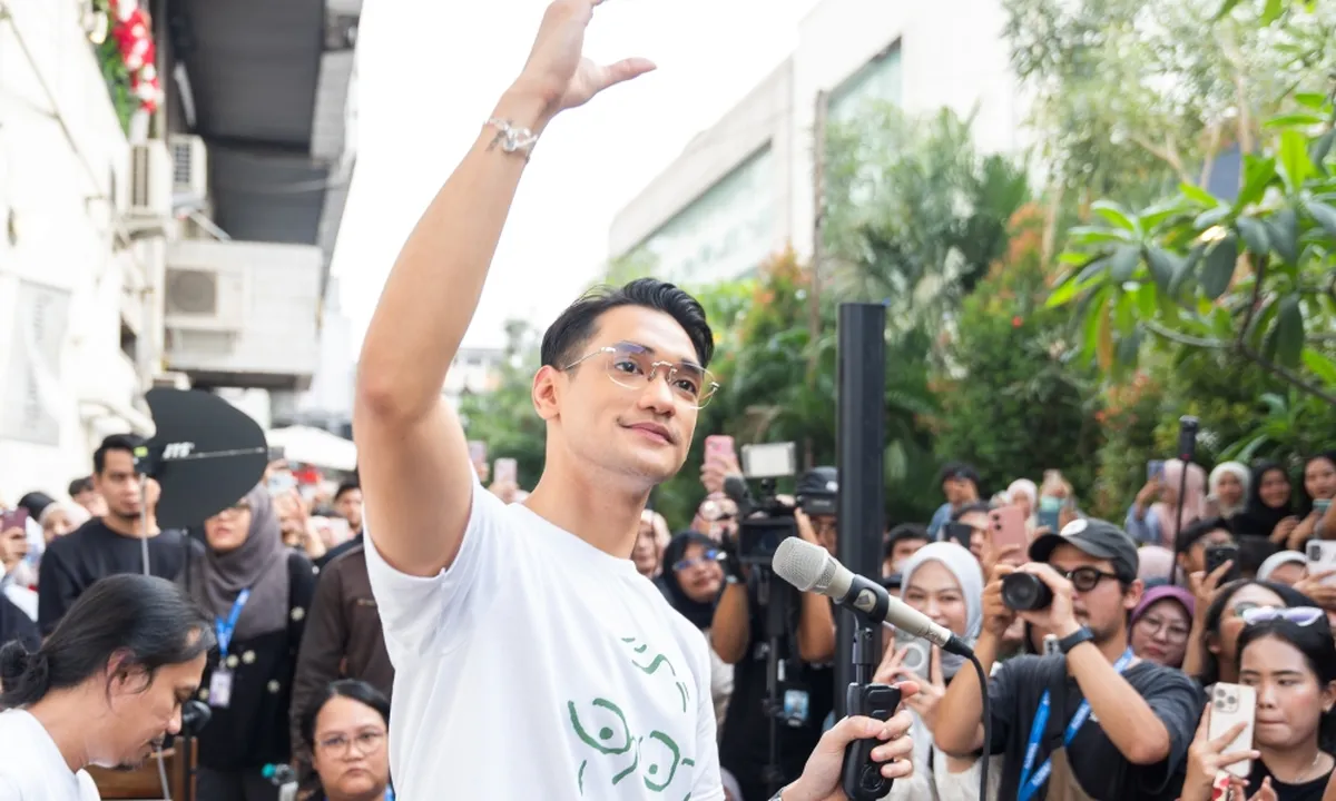 Afgan Era Sad Boy Kembali Lewat Lagu "Kacamata"