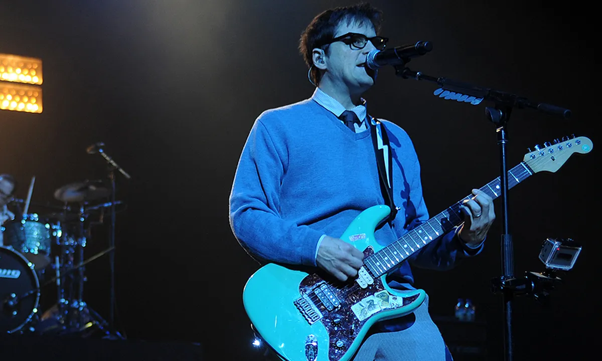 'Africa' Weezer Raih Posisi Puncak di Rock Airplay Chart