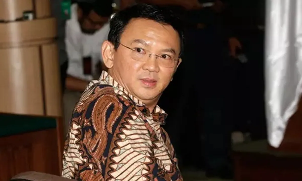 Ahok Bebas Hari Ini, Tampil Kasual dan Rapi Keluar Mako Brimob