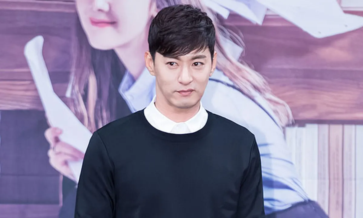 Aktor Joo Jin Mo Dikonfirmasi Pacaran dengan Seorang Dokter