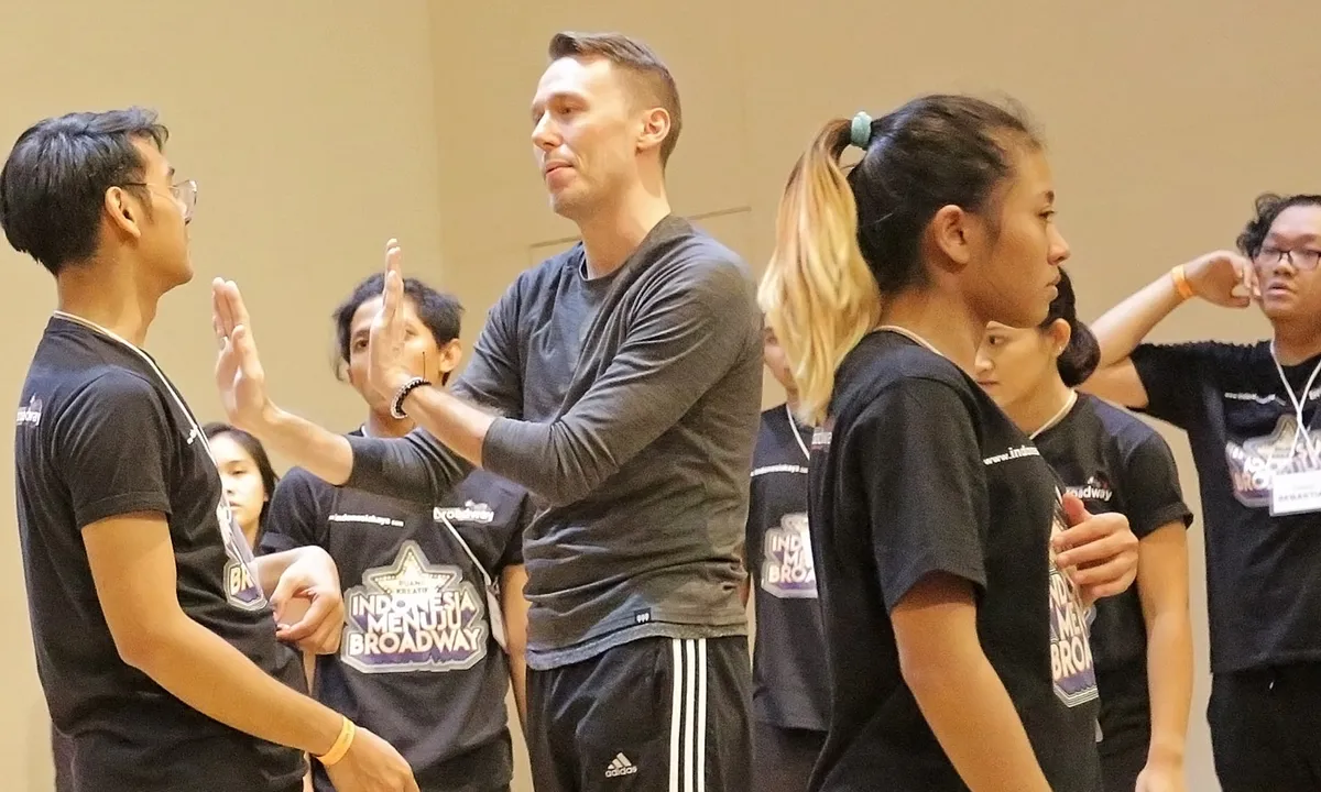 Amy Weinstein dan Stephen Brotebeck Terjun Melatih Peserta Indonesia Menuju Broadway
