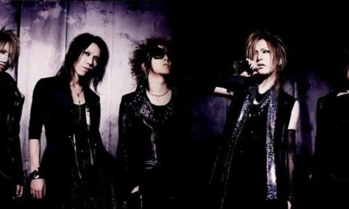 Aoi Resmi Dikeluarkan dari The GazettE Karena Konflik Internal