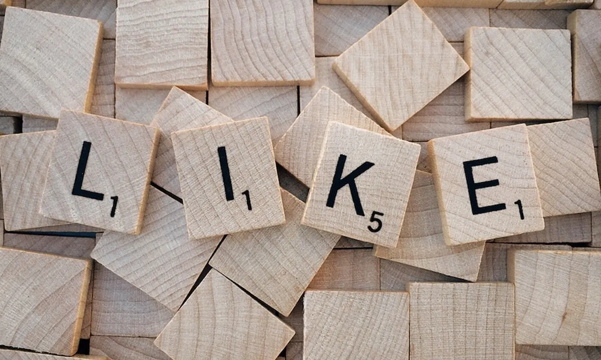 Apa Arti Like dan Perbedaan dengan Likes Beserta Contoh Kalimatnya