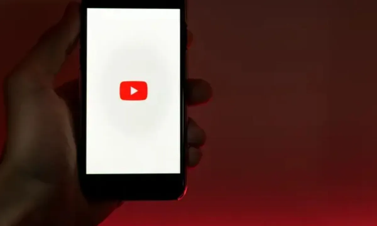 Aplikasi YouTubemu Usang? Jangan Panik, Ini Solusi Mudah Mengatasinya