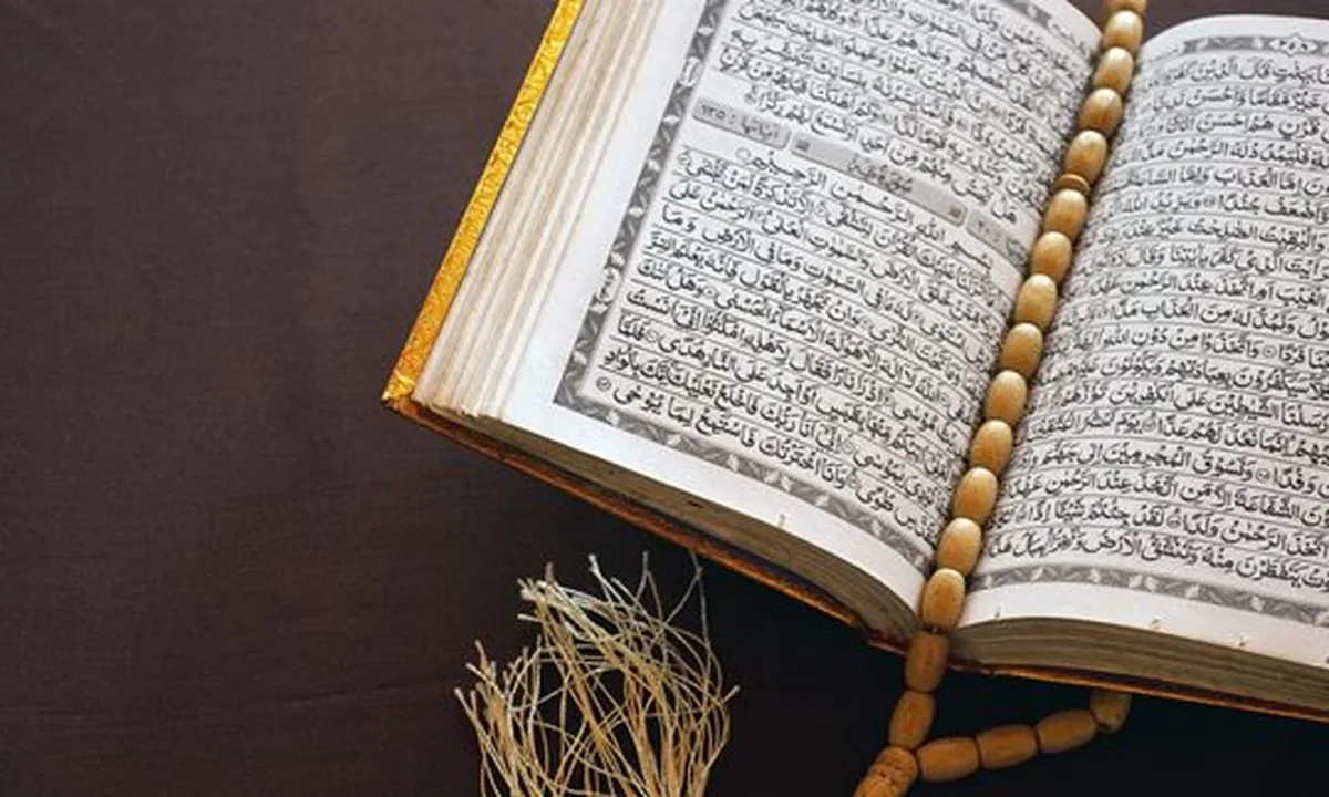 Arti Alquran Menurut Bahasa Adalah Bacaan, Ketahui Pula Manfaat Ketika Membacanya