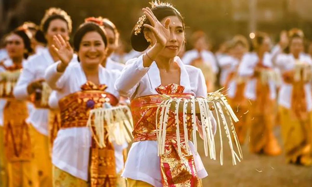Arti Kata Tradisional Beserta Contoh Penggunaannya