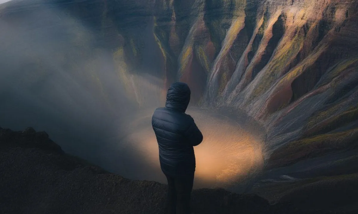 Arti Mimpi Melihat Kawah Gunung: Makna dan Interpretasi Lengkap