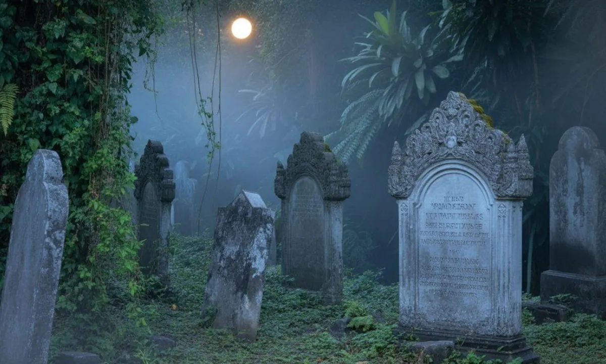 Arti Mimpi Melihat Pocong di Kuburan: Makna dan Interpretasi Lengkap