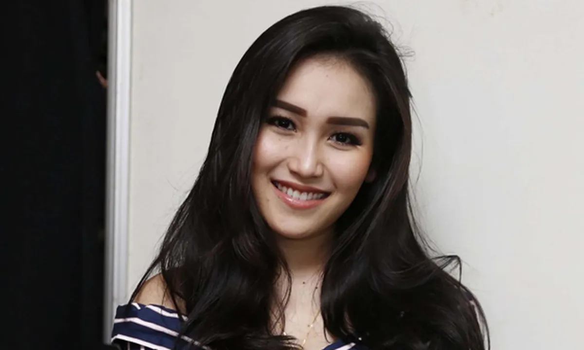Ayu Ting Ting Unggah Foto Jadul, Natural Tanpa Makeup