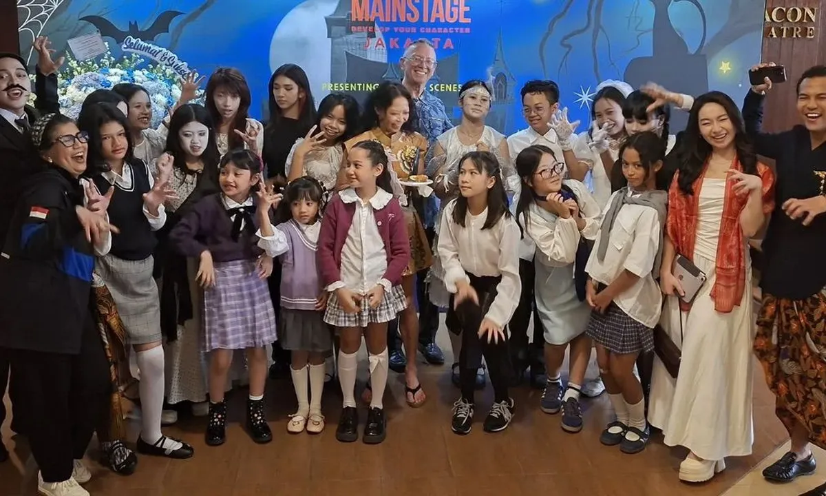 Bakat Muda Indonesia Sukses Pentaskan 'THE ADDAMS FAMILY' Bareng Mentor Broadway