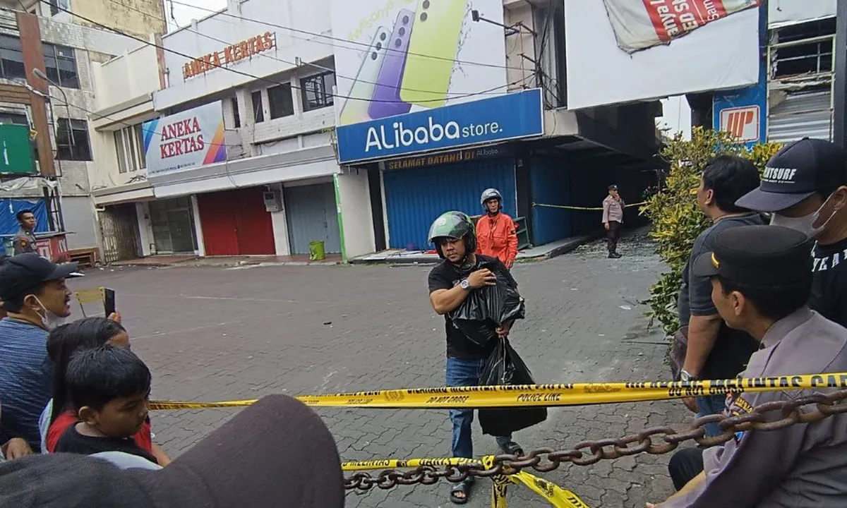 Barang Pedagang Malang Plaza Rusak Meski Disimpan di Lemari Besi