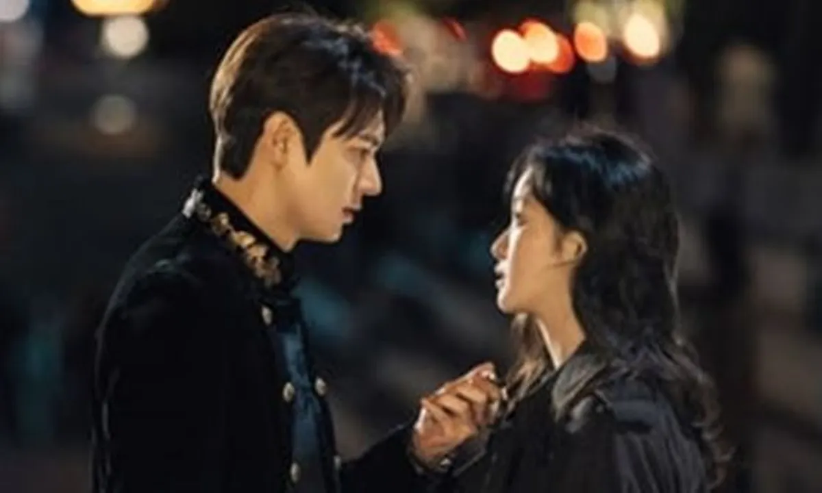 Baru Pertama Ketemu, Lee Min Ho dan Kim Go Eun Langsung Pelukan