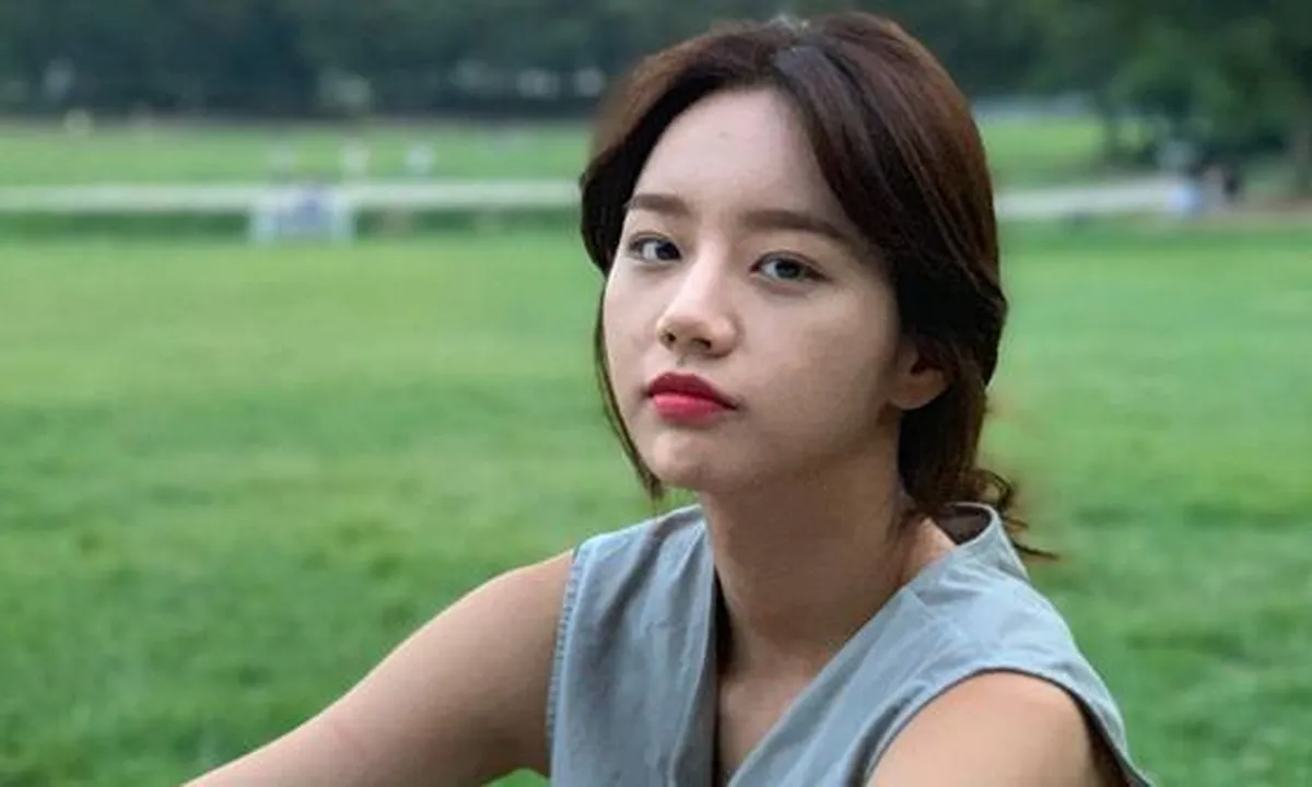 Before After Tanpa Makeup, Hyeri Girls Day Selalu Cantik?