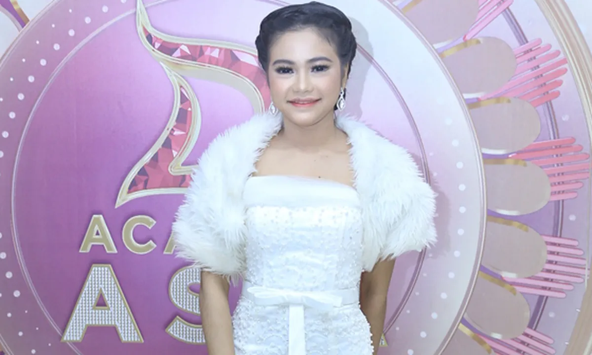 Tetap Cantik, Begini Keseruan Rara LIDA Saat Lakukan Chubby Bunny Challenge