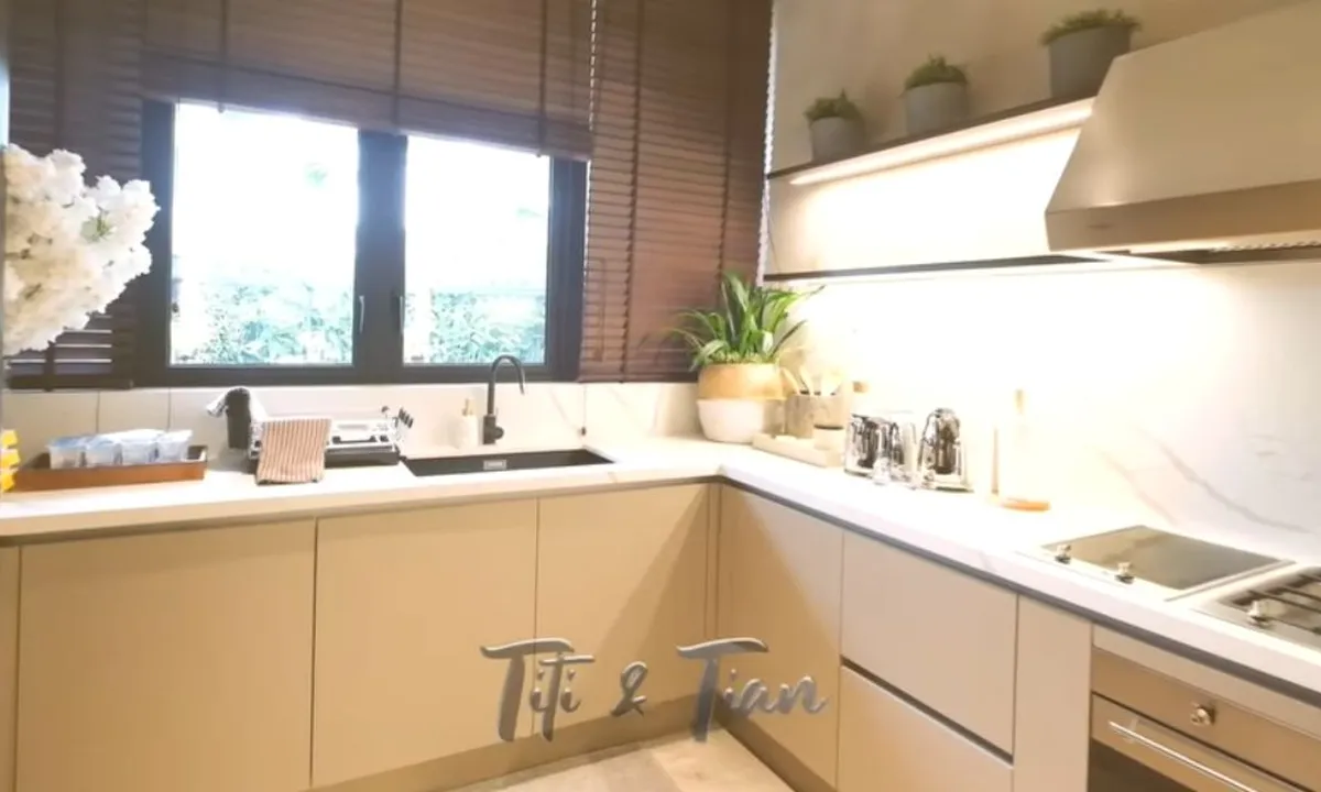 Begini Penampakan Dapur Kotor Maia Estianty yang Minimalis, Mewah, dan Dilengkapi Kitchen Set Canggih