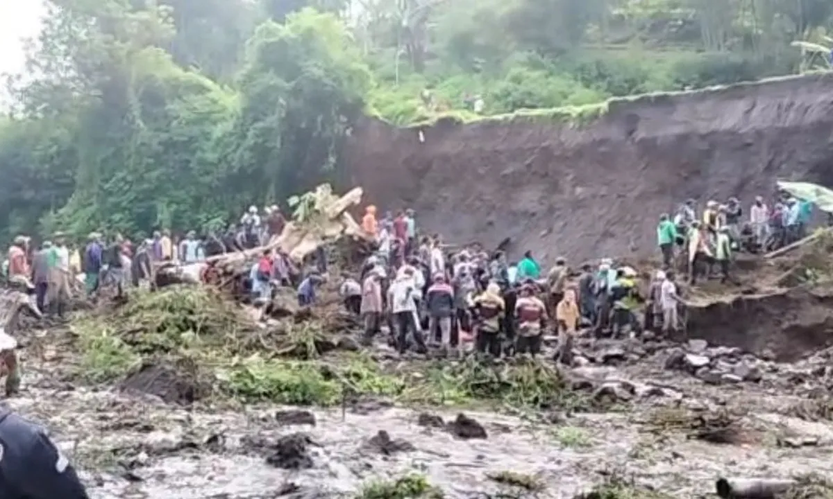 Bencana Alam Longsor Terjadi di Malang,  Satu Warga Masih Dalam Pencarian