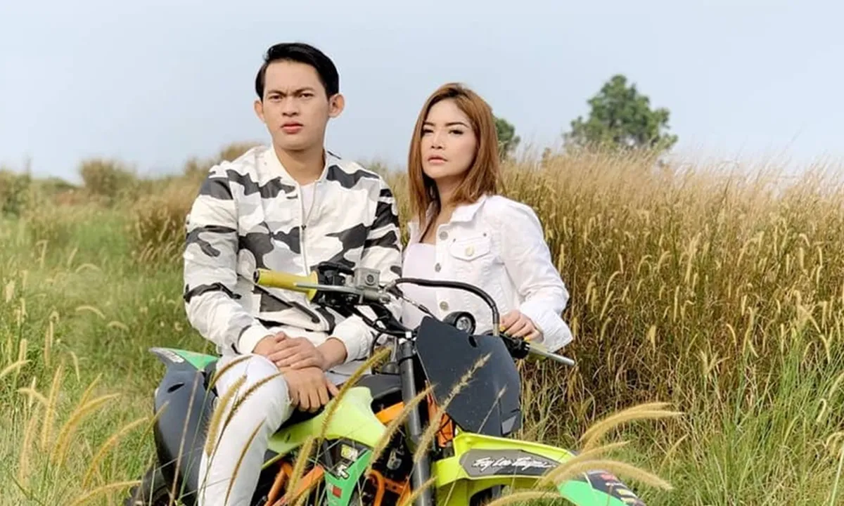 Berantem Sampai Blokir Sosmed, Irfan Sbaztian dan Irma Dharmawangsa Putus?