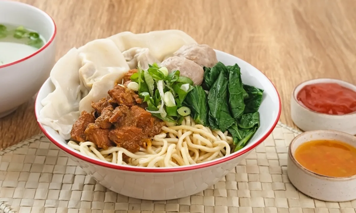 Berburu Menu Makan Siang di Surabaya yang Cocok Menemani Tanggal Tua
