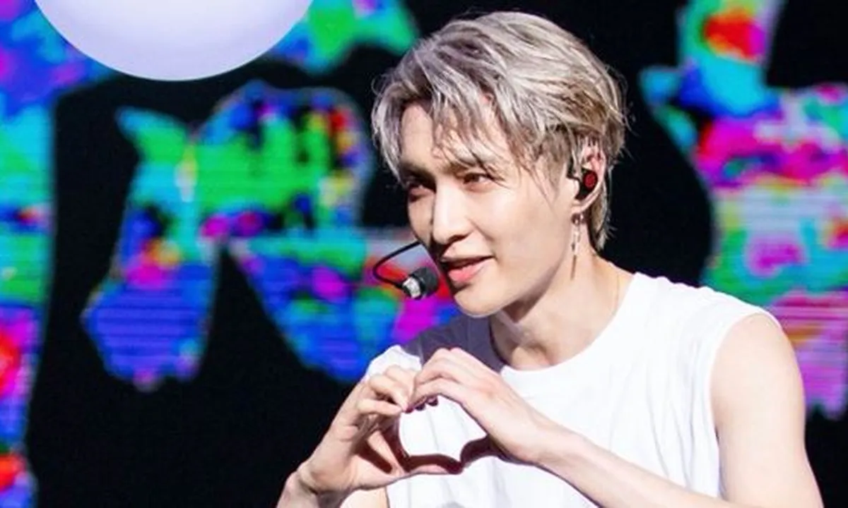 Bersuara Indah, Fans Indonesia Ini Dinotice Lay EXO