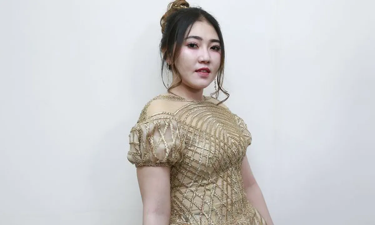 Berubah Menjadi Anak Kecil, Wajah Imut Via Vallen Bikin Gemes