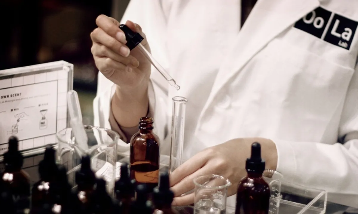 Bikin Parfum Sendiri di Singapura: Pengalaman Eksklusif di Oo La Lab