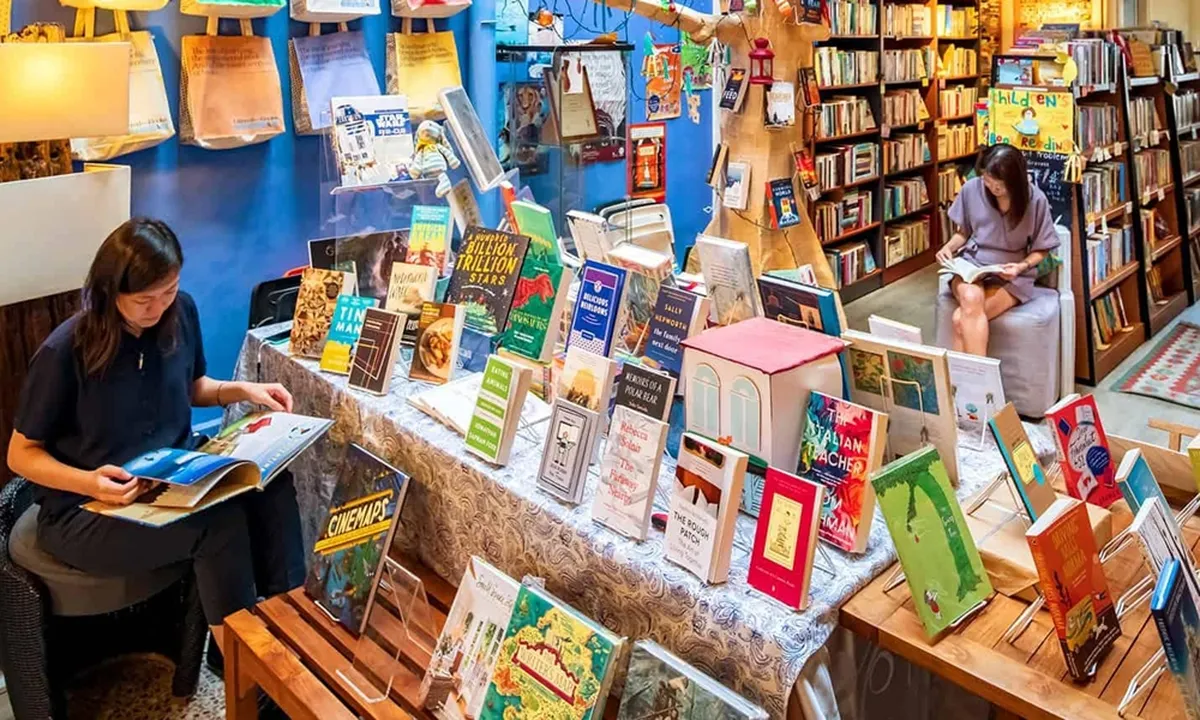 Bookworm Heaven! Littered With Books, Hidden Gem Buat Chill di Singapura