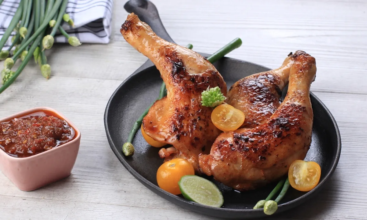 Bukan Cuma Indonesia, Negara Lain Juga Punya Menu Ayam Bakar yang Khas dan Unik Banget!