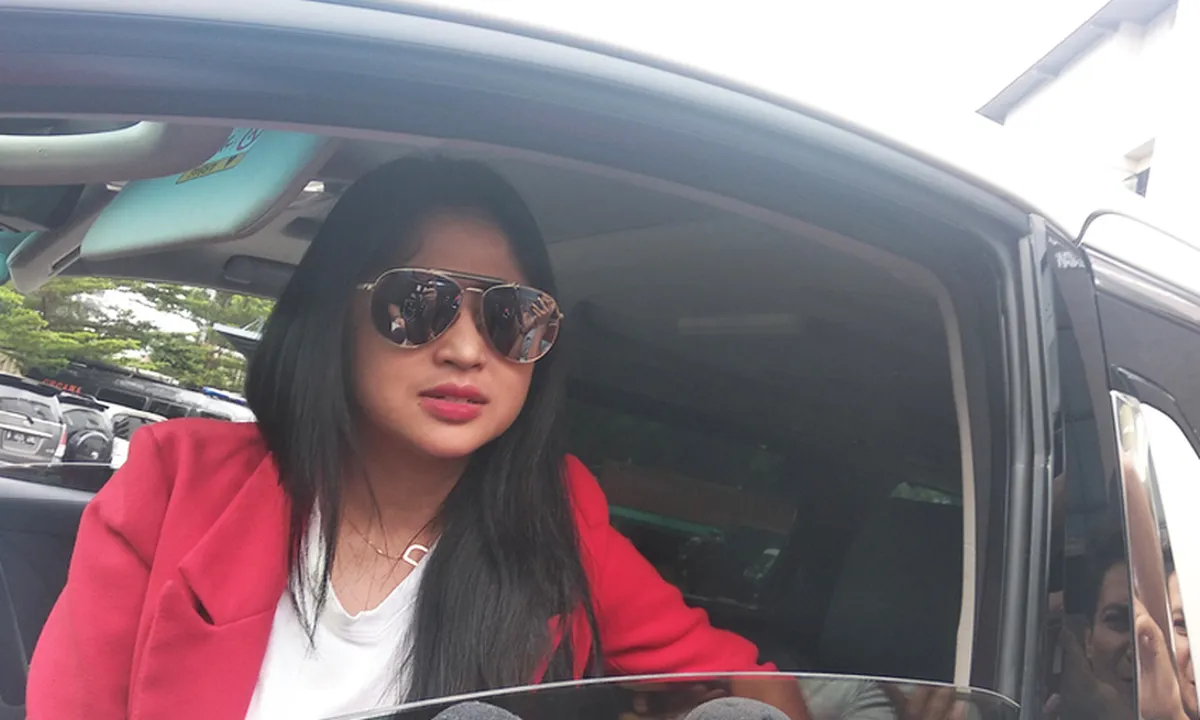 Cabut Laporan Karena Wasiat Ayah, Dewi Perssik: Cinta Saya ke Papi Sangat Tulus