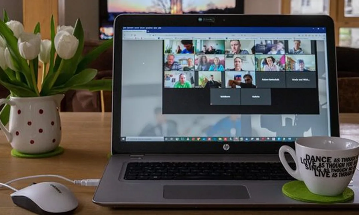 Cara Agar Kamera Laptop Jernih saat Online Meeting agar Terlihat Lebih Profesional