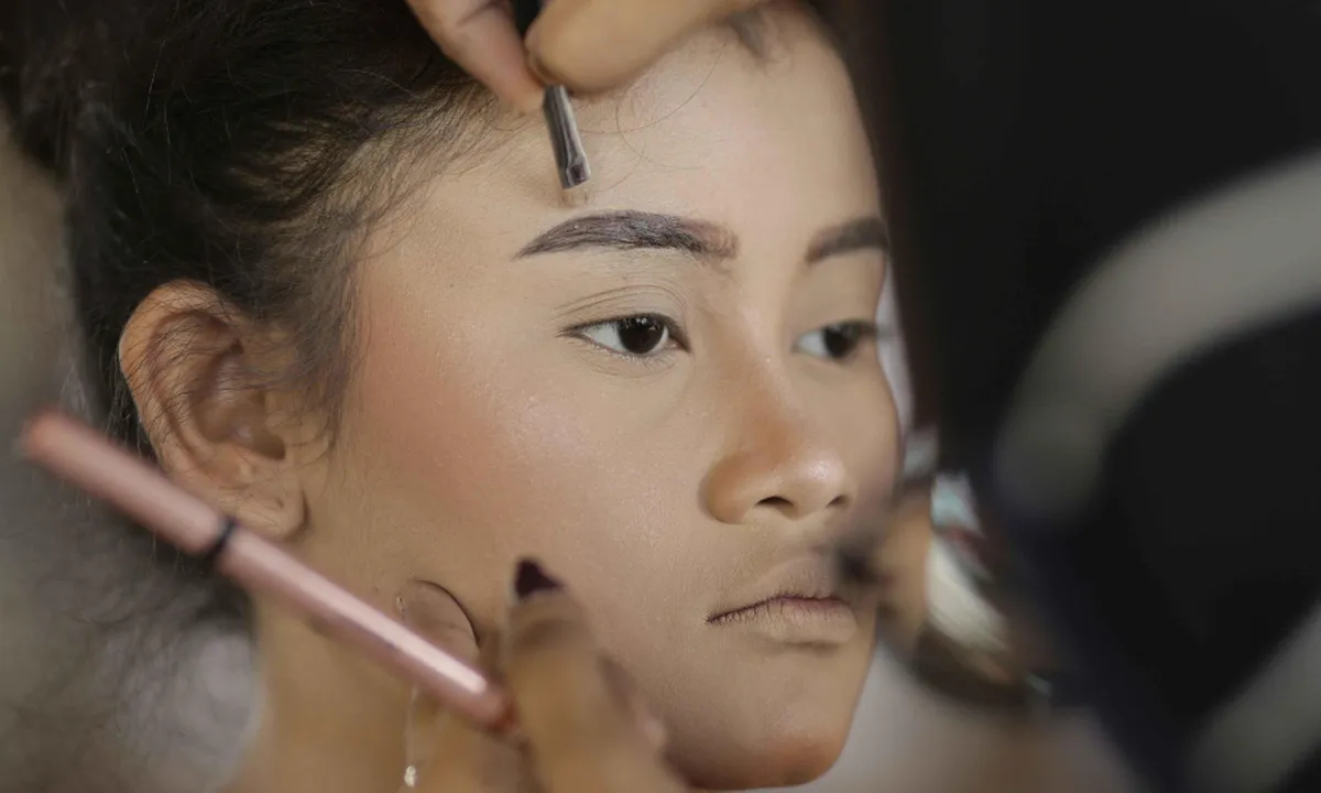 Cara Ciptakan Alis Tebal Alami Hanya dengan Cengkih, Tanpa Eyebrow Pencil