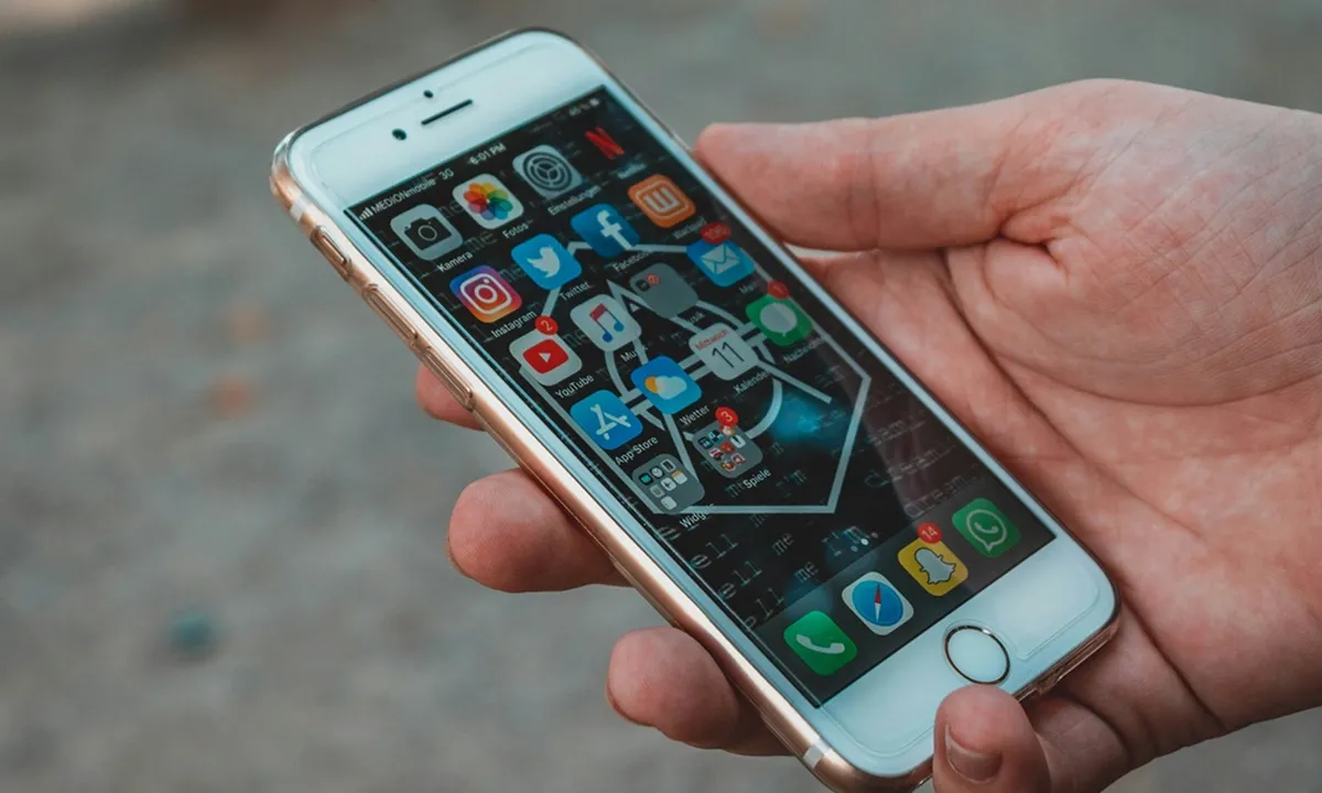 Cara Hide Chat WhatsApp: Panduan Lengkap Menjaga Privasi Percakapan