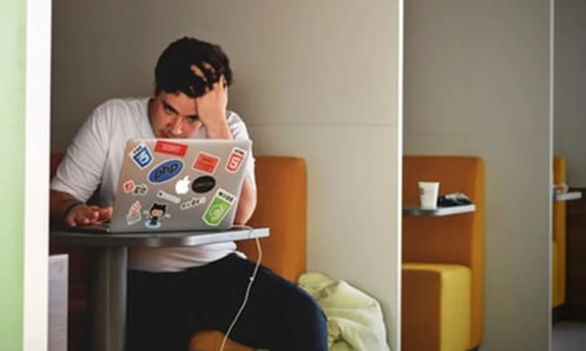 Cara Mengatasi Laptop Ngelag dengan Mudah dan Ampuh, Perhatikan Program yang Digunakan