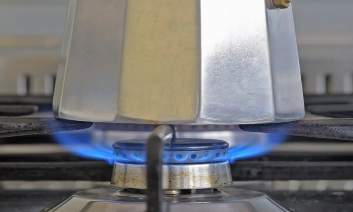 Cara Mengembalikan Warna Api Kompor Gas ke Biru dengan Mudah