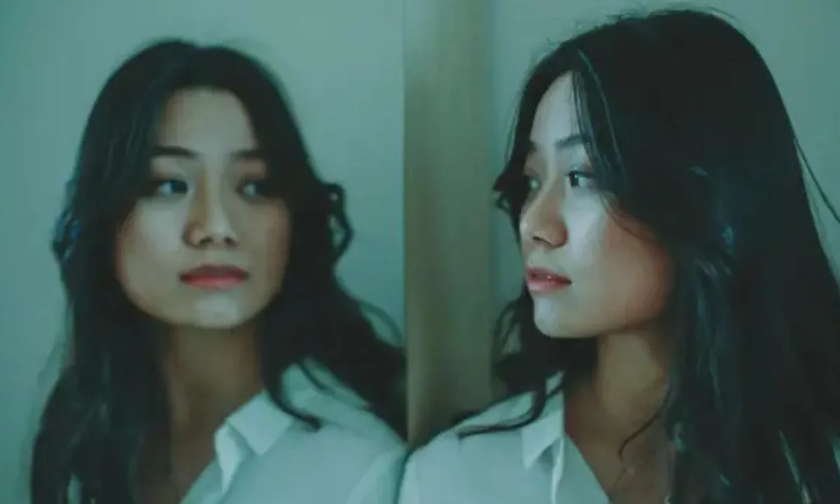 Cara Mengenali Orang yang Memendam Kesedihan Meski Tersenyum