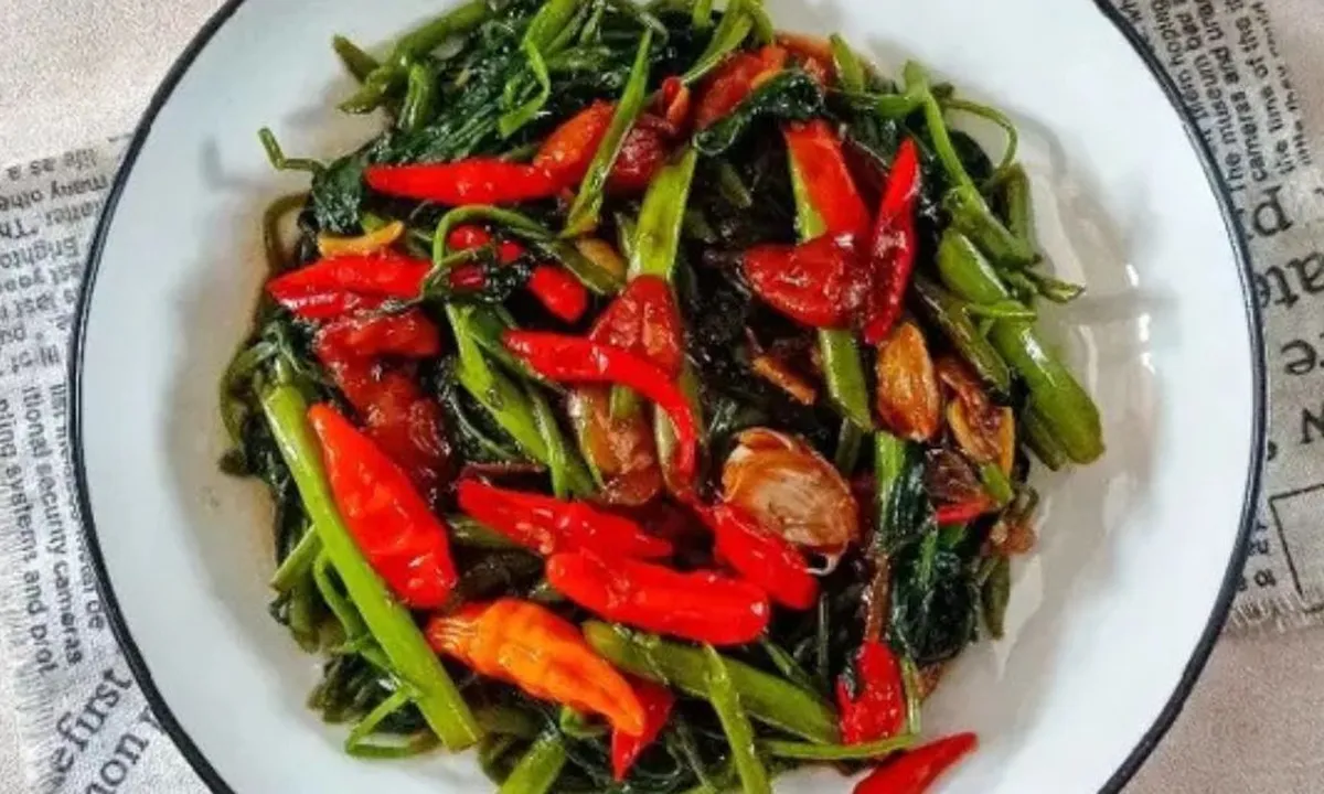 Cara Menumis Kangkung Agar Tetap Segar dan Berwarna Hijau Cerah