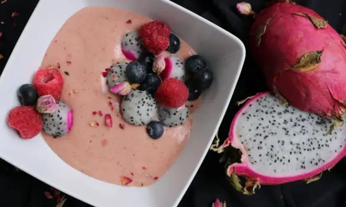 Cara Menurunkan Kolesterol dengan Resep Smoothies Buah Naga yang Lezat