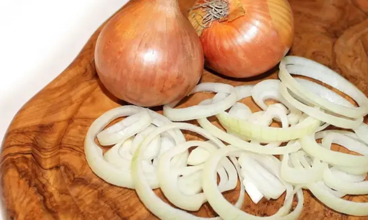 Cara Menyimpan Bawang Bombay Agar Tahan Hingga 2 Minggu