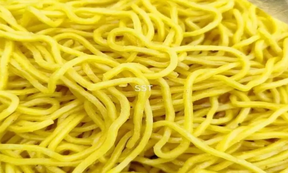Cara Sederhana Menghilangkan Rasa Kapur pada Mi Kuning