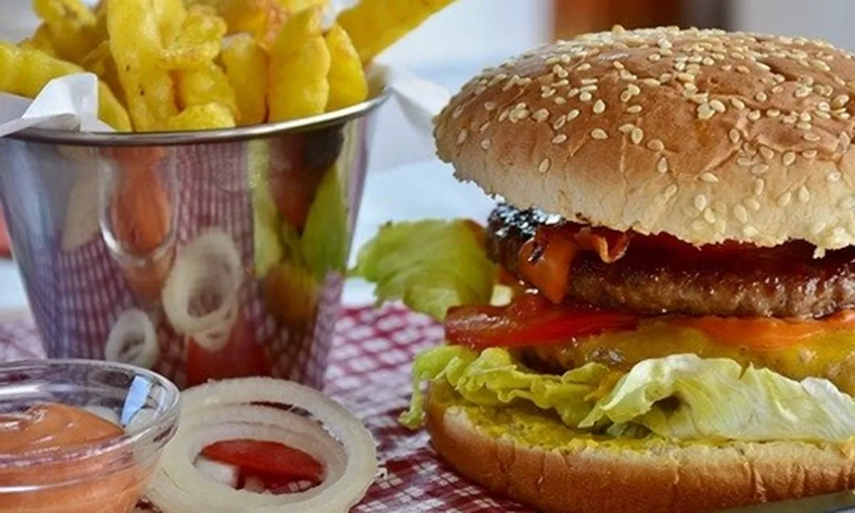 Cegah Serangan Jantung dan Stroke, Ini 10 Jenis Makanan Kolesterol Tinggi yang Perlu Dikurangi