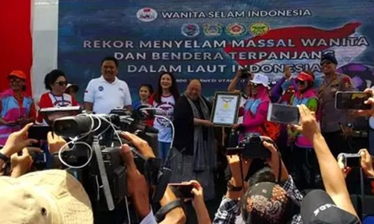 Cetak Rekor Dunia, Wanita Indonesia Lakukan Penyelaman Massal