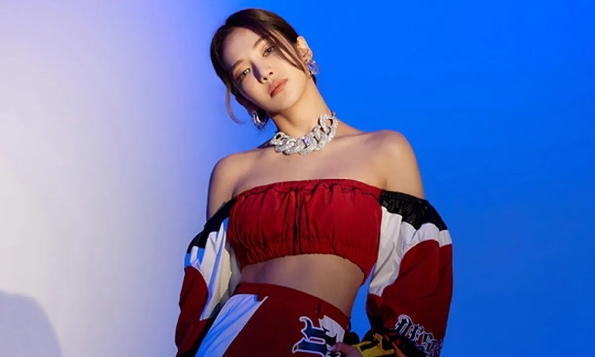 Comeback Solo, Hyoyeon SNSD Rilis Teaser MV 'Dessert' Malam Ini