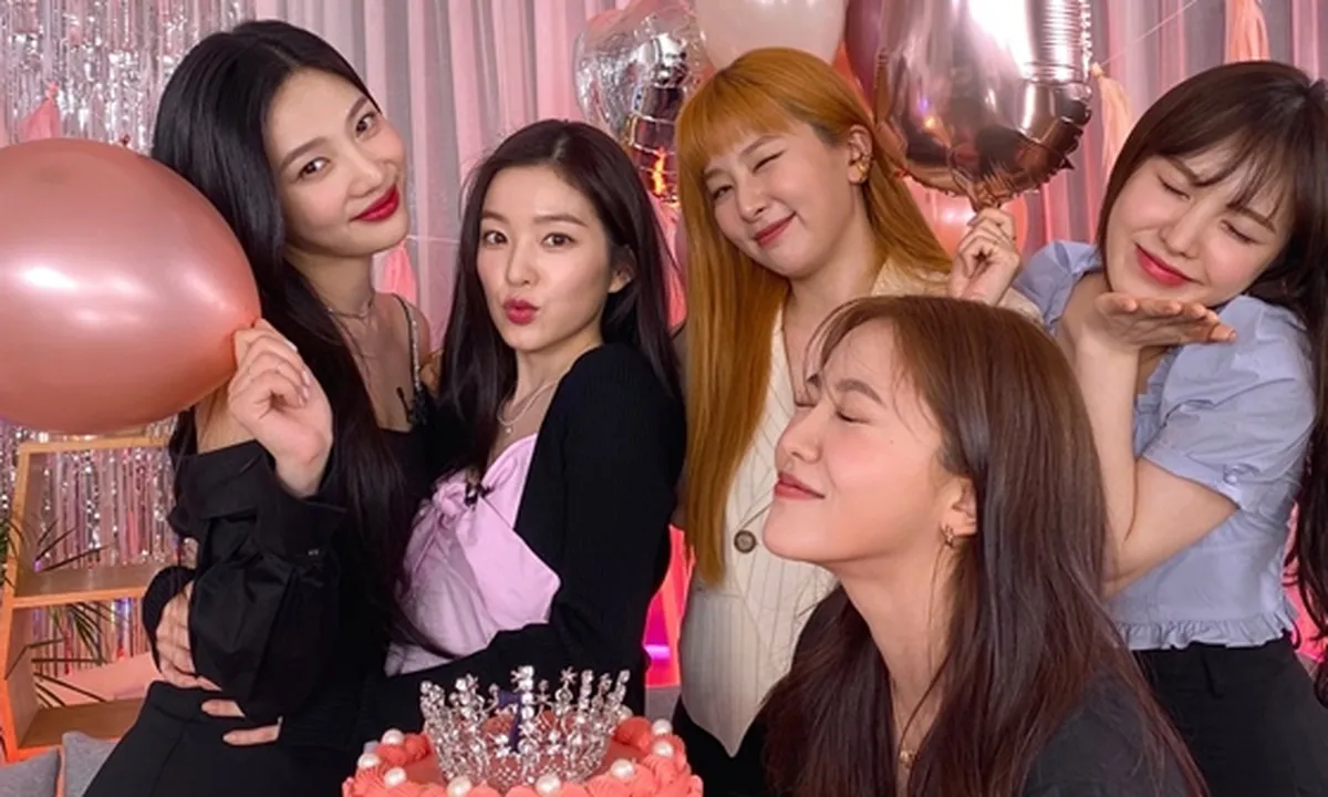 Comeback yang Begitu Dinantikan, Red Velvet Rilis Poster Jadwal Untuk Mini Album 'Queendom'